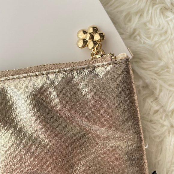 Marc Jacobs Daisy Pouch - Picture 4 of 7